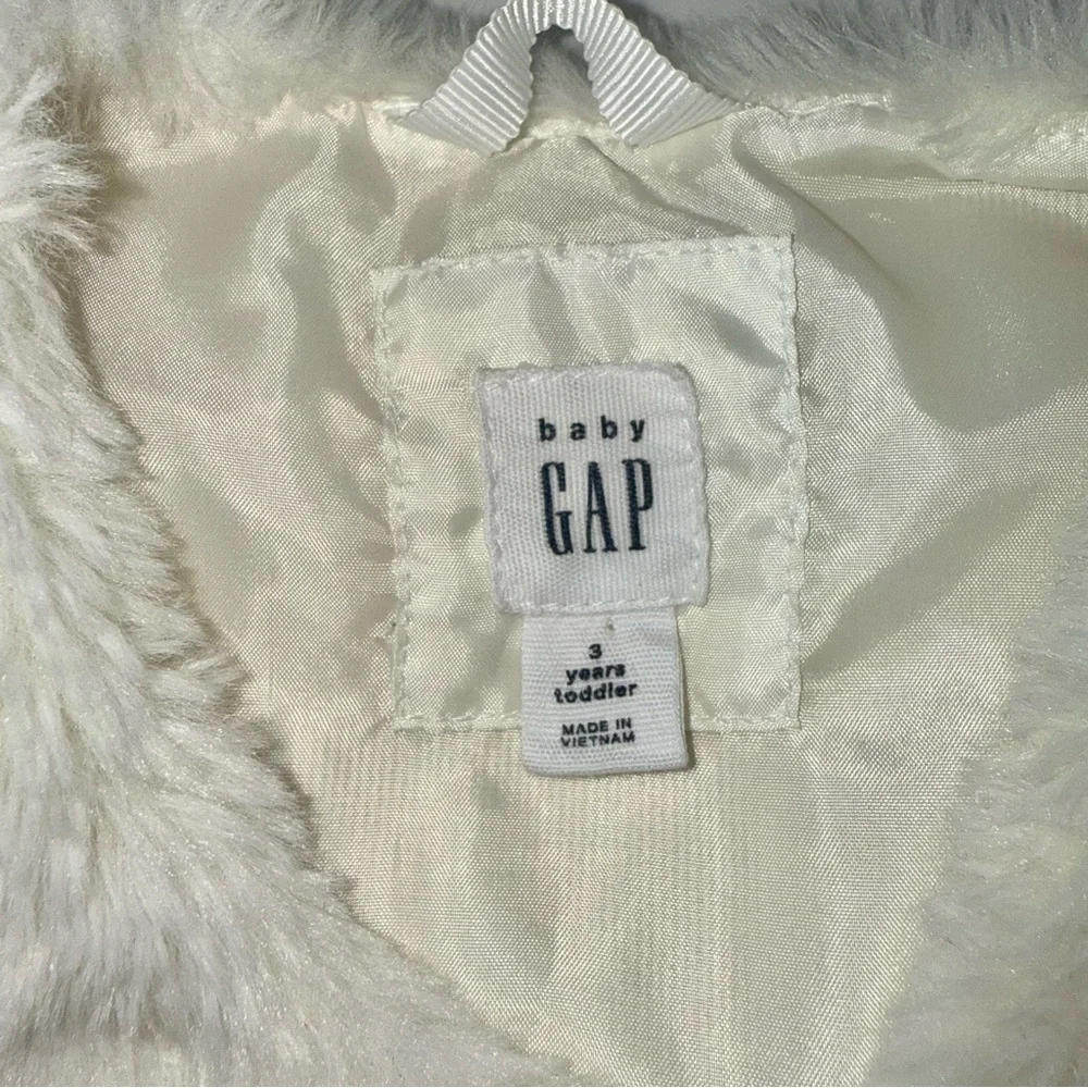 Baby Gap Toddler Cream Faux Fur Vest